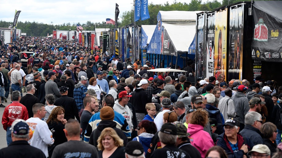 Crowd at New England Dragway
