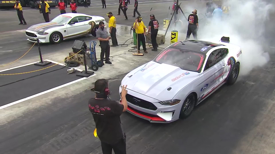 Cobra Jet Sunday match race—This round goes to the supercharged V8