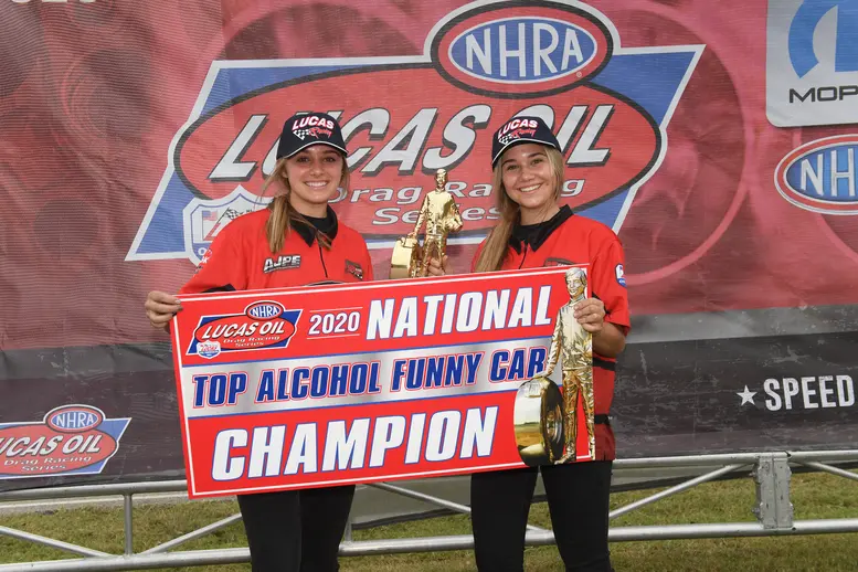 Maddi and Macie Gordon