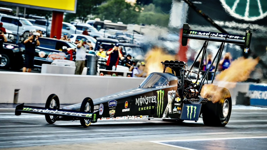 How many G's does a modern 11,000-hp Top Fuel dragster pull? 