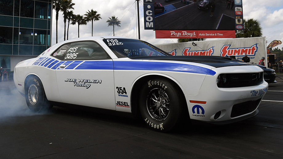 Joe Welch sets speed record in Flexjet Factory Stock Showdown