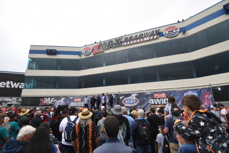 Large crowd for pre-race ceremony