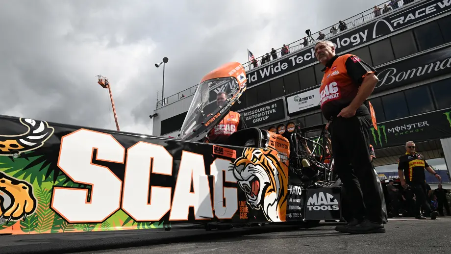 Justin Ashley and team