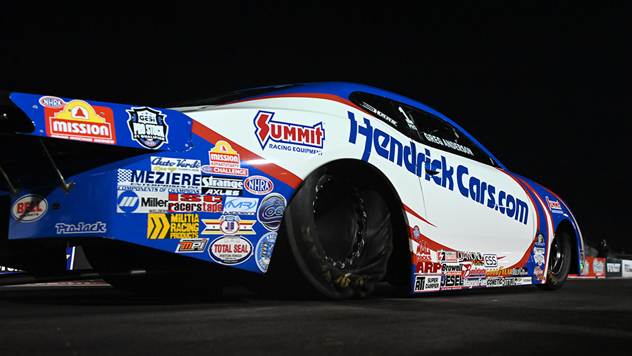 Anderson sets national record; Brown, Beckman, Herrera also lead