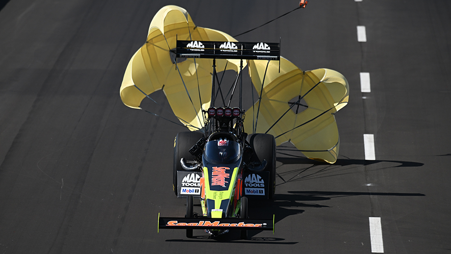 Sunday News and Notes from the NHRA Arizona Nationals