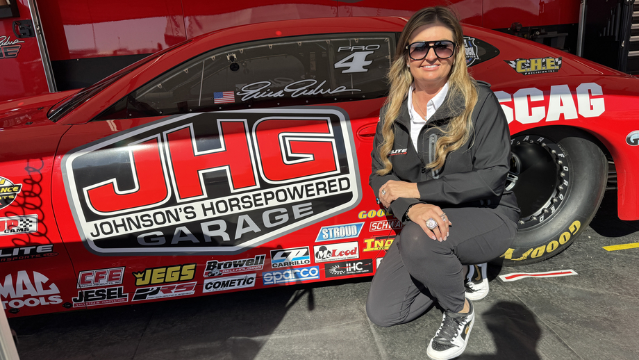 Enders is hungry for 50th win, happy to have her “band” back