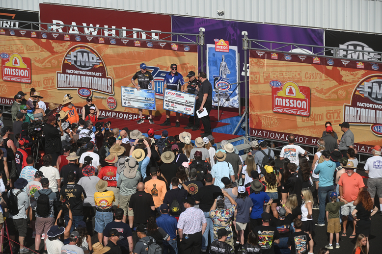 Large crowd for pre-race ceremony