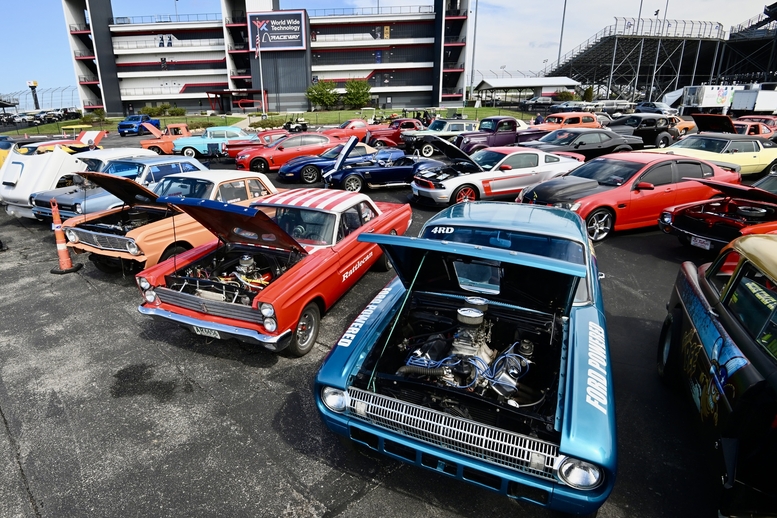 NAPA Auto Parts NHRA Midwest Nationals—Friday photo gallery