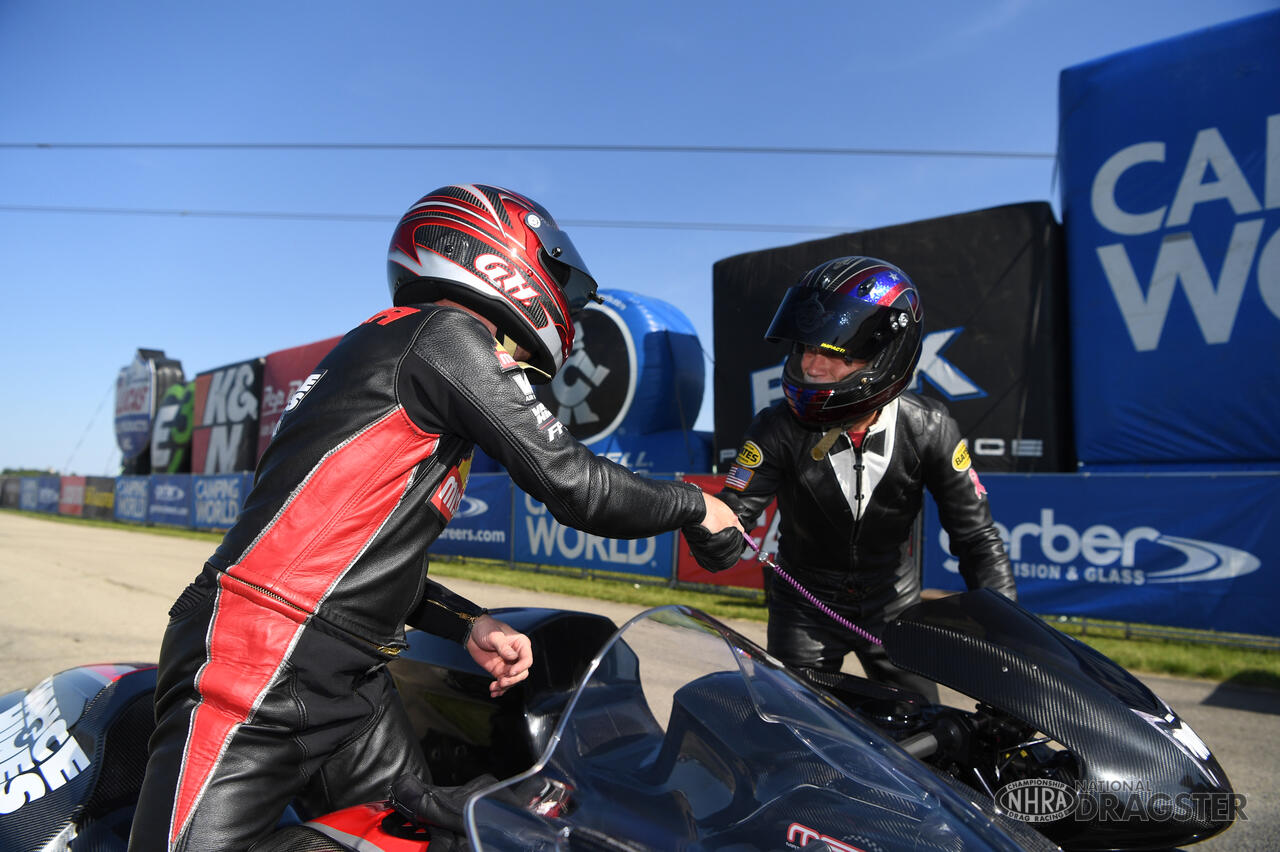 Gerber Collision & Glass Route 66 NHRA Nationals Sunday photo gallery ...