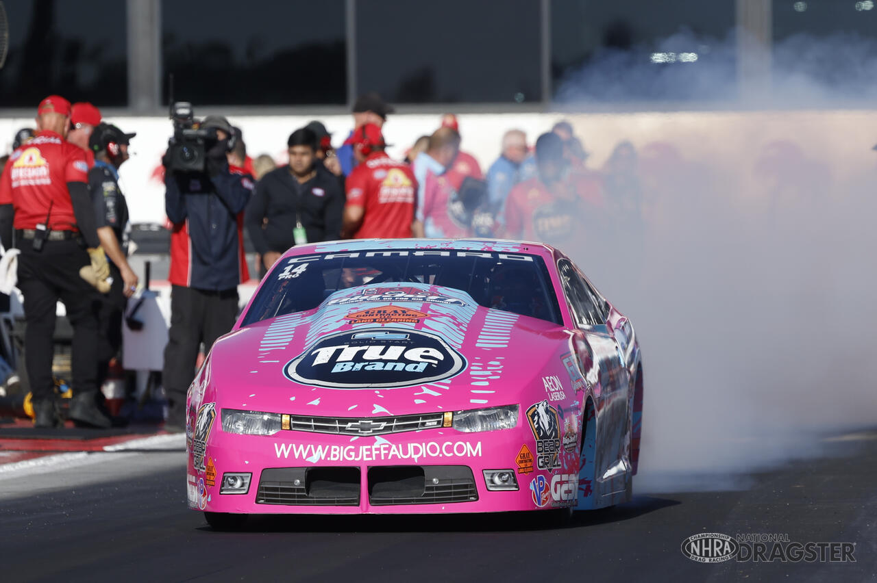 In-N-Out Burger NHRA Finals Sunday photo gallery | NHRA