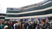 Large crowd for pre-race ceremony