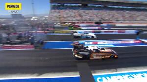 How John Force uses his staging technique to his advantage